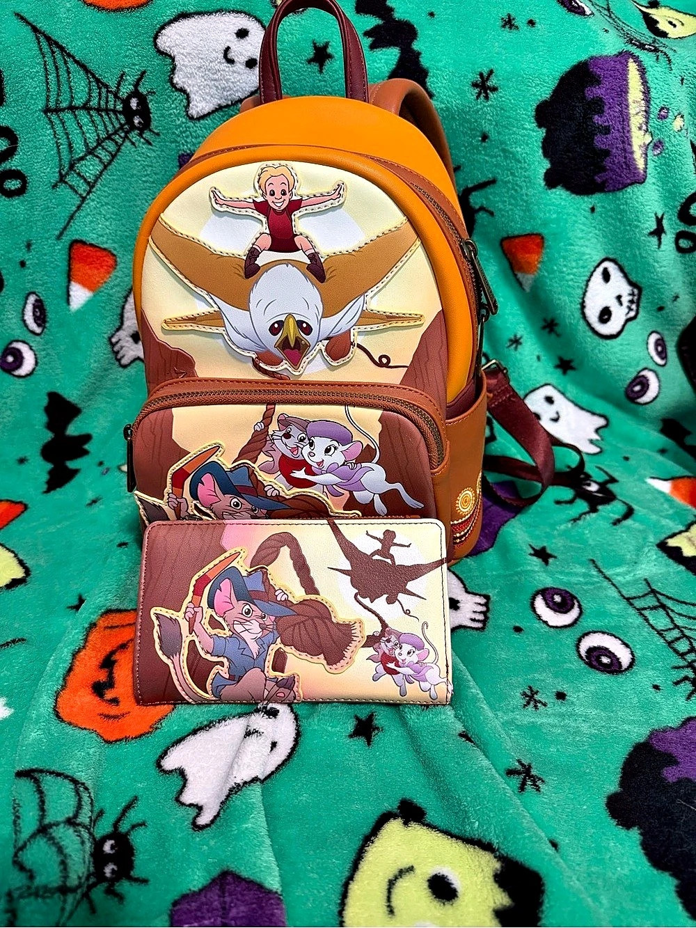 Dooney & Bourke Disney Resuer’s down under Backpack & Wallet